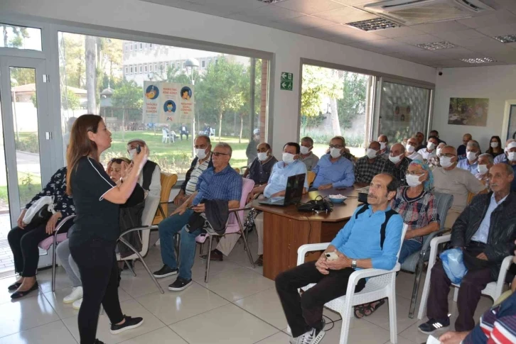 Emekli evi sakinleri ilk yardım konusunda bilgilendirildi
