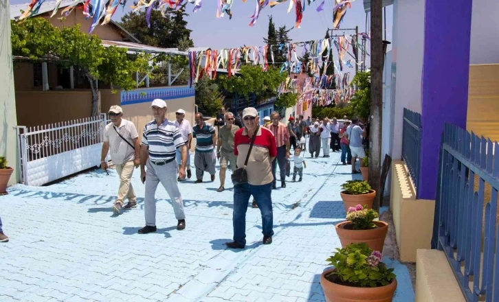 Emekli Evi üyeleri köy havası aldı
