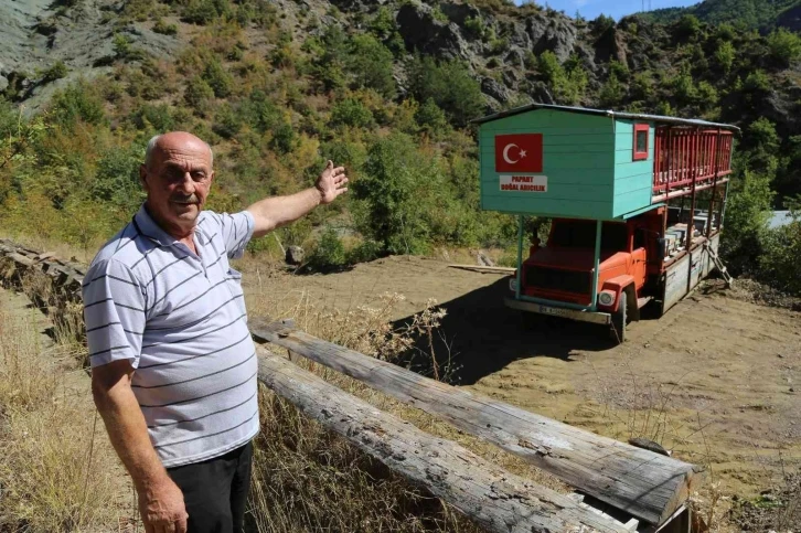 Emektar kamyonuyla ‘mobil arıcılık’ yapıyor
