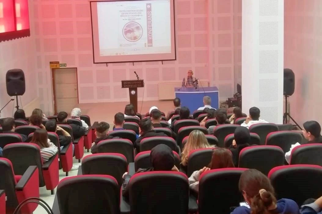 Emet MYO’da &quot;Moleküllerden İnsan Sağlığına, Tıpta Kimyanın Gizli Gücü&quot; konulu konferans
