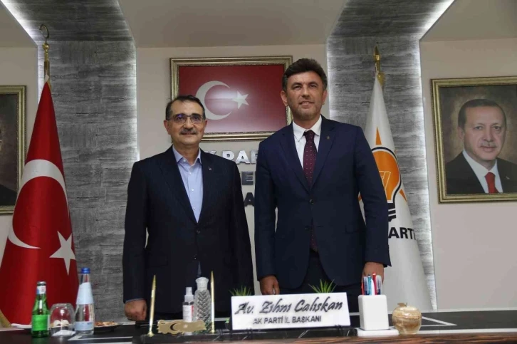 Enerji ve Tabii Kaynaklar Bakanı Dönmez AK Parti Eskişehir İl Başkanlığı’nı ziyaret etti
