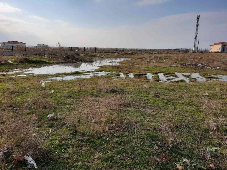 Enez’de boş araziye vidanjörle atık su boşaltan şahsa idari işlem yapıldı
