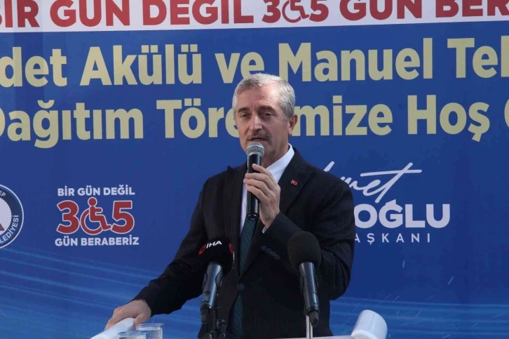 Engelliler için 137 akülü ve manuel sandalye
