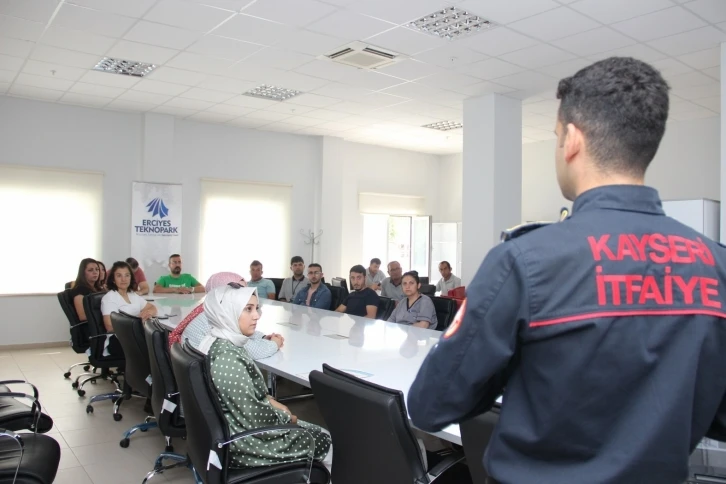 Erciyes Teknopark’ta yangın söndürme eğitimi verildi
