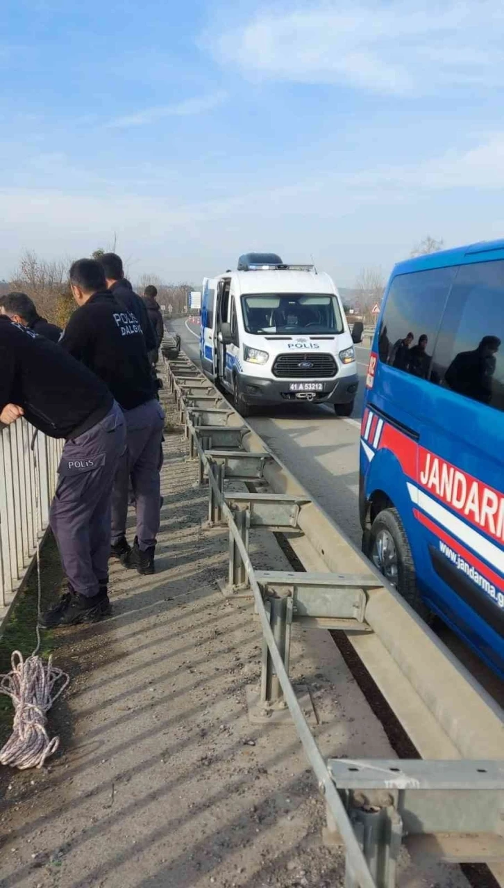 Erdal Sakız cinayetinde kullanılan suç aleti Sakarya Nehri’nde arandı
