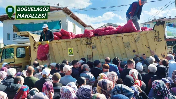 Ereğli Belediyesi yetiştirdiği organik ürünleri vatandaşa dağıtıyor
