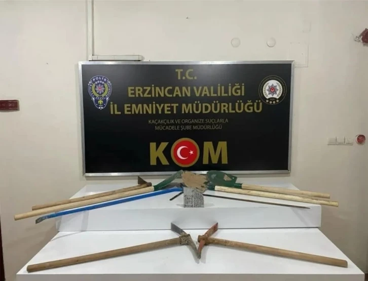 Erzincan’da kaçak kazı yapan 5 kişi suçüstü yakalandı
