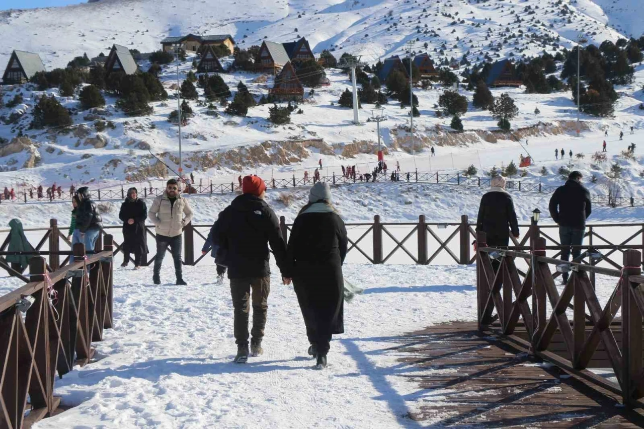 Erzincan’da merkez ısındı ilçelerde soğuk hava etkisini sürdürüyor
