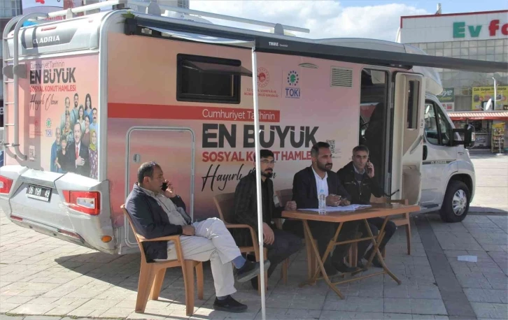 Erzincan’da sosyal konut projesi vatandaşlara mobil araçla tanıtıldı
