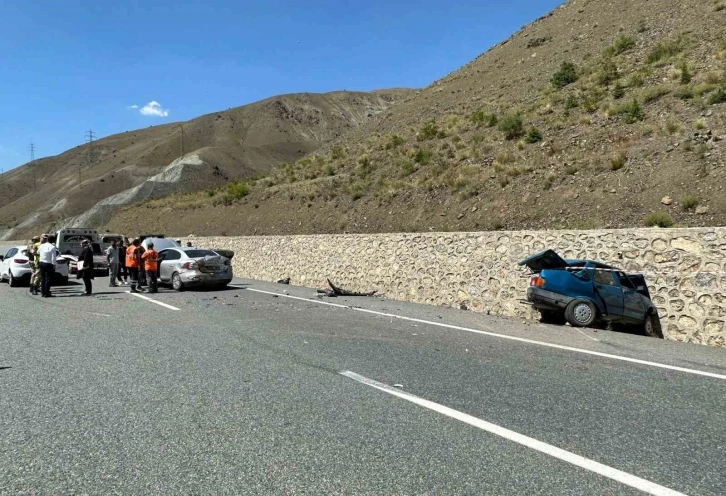 Erzincan’da trafik kazası: 1 ölü, 6 yaralı
