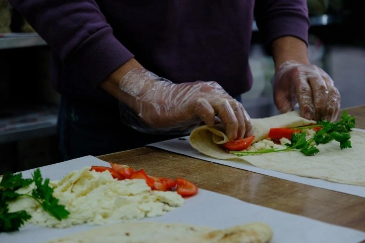 Erzincan’da sahur sofralarının vazgeçilmezi: “Tulum peyniri”