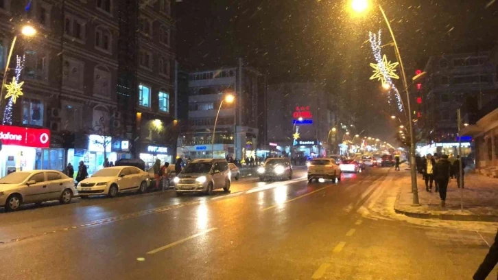 Erzurum’da kar yağışı
