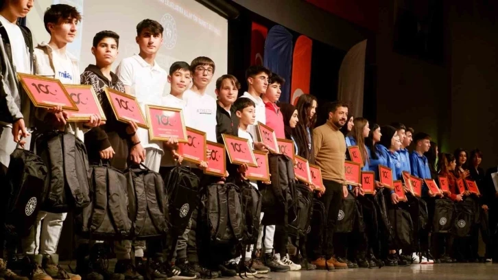 Erzurum’da "Sporun Enleri" ödüllerini aldı
