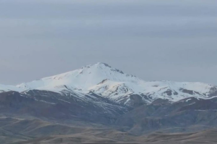 Erzurum Nisan ayında beyaza büründü