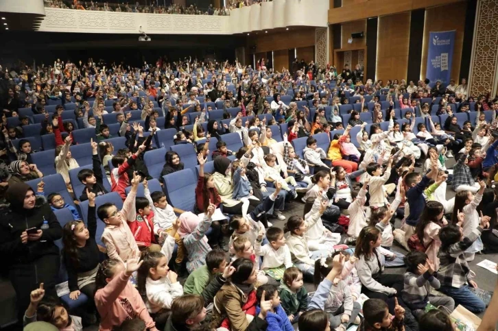 Esenler Belediyesi yarıyıl tatiline ‘merhaba’ diyen minikler için “Karne Şenliği” düzenledi
