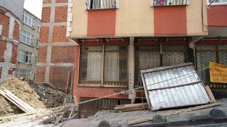 Esenler’de çatlaklar nedeniyle boşaltılan binanın son iki katının kaçak olduğu ortaya çıktı
