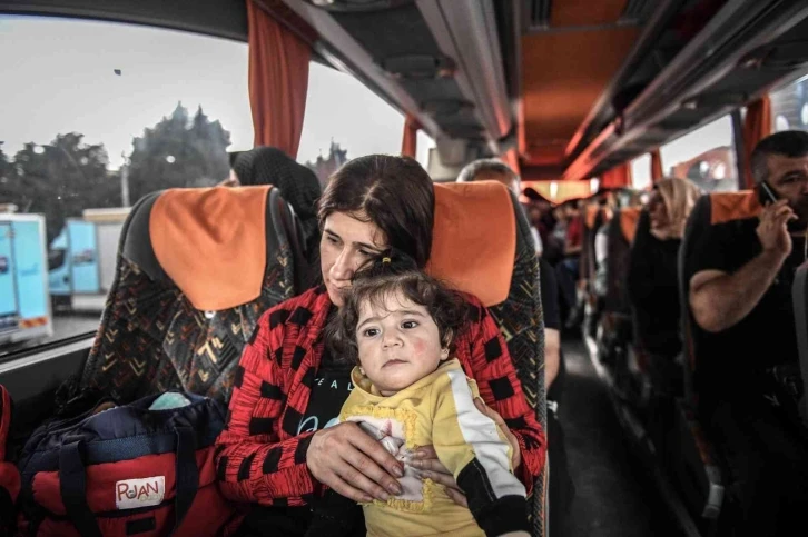 Esenyurt’ta 34 Suriyeli daha ülkesine gönderildi
