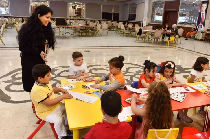 Esenyurt’ta “Okuyan Bir Gelecek” etkinliğiyle geleceğe ışık tutuluyor
