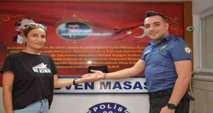 Eşinin evlilik hediyesi yüzüklerine polisin sayesinde kavuştu