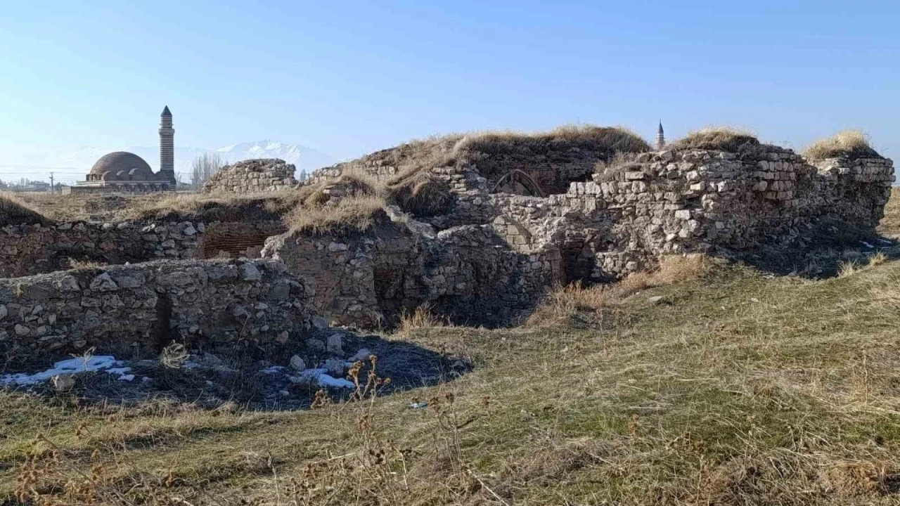 Eski Van Şehri görkemli geçmişine kavuşuyor
