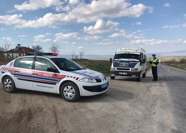 Eskişehir’de jandarmadan eş zamanlı trafik denetimi
