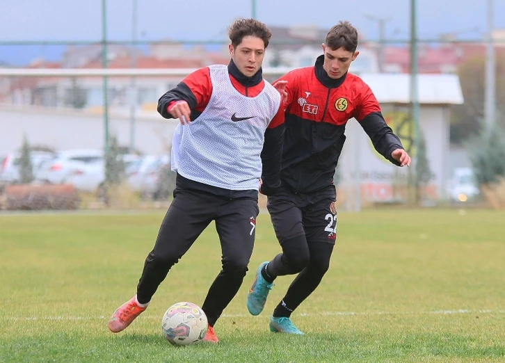 Eskişehirspor, Yeni Mersin İdman Yurdu maçı hazırlıklarını tamamladı
