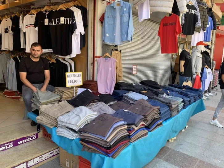 Esnaf beklediği bayram alışverişi yoğunluğunu henüz bulamadı
