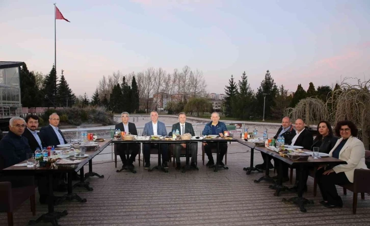 ESOGÜ TÖMER’den yabancı uyruklu öğrencilere iftar
