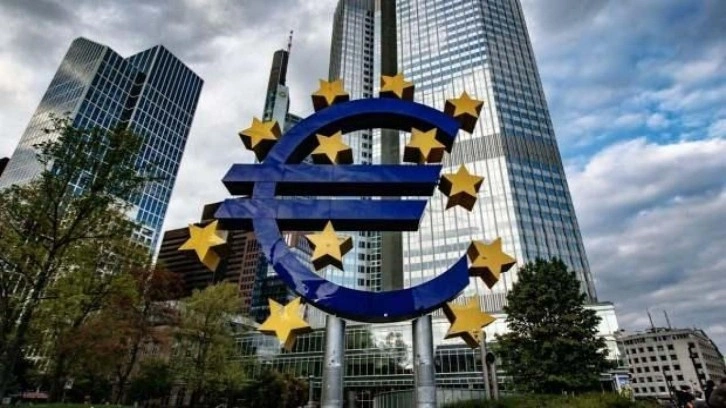 Euro Bölgesi'nde yatırımcı güveni 27 ayın en düşük seviyesinde