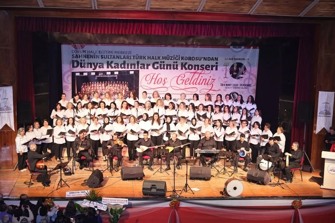 Ev hanımlarından oluşan korodan muhteşem konser
