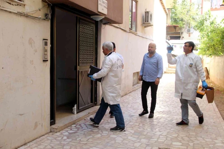 Evinde ölü bulundu, odasında pet şişe içinde ev yapımı alkol bulundu
