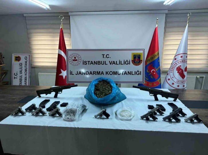 Eyüpsultan’da jandarmadan narkotik operasyonu: 62 gözaltı
