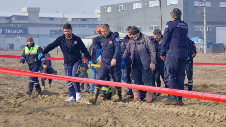 Fabrika inşaatı beton atıldığı sırada çöktü, 6 işçi yaralandı
