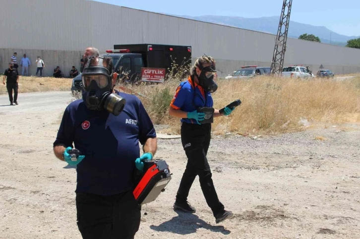 Fabrikadaki yangın sonrası zehirli gaz paniği
