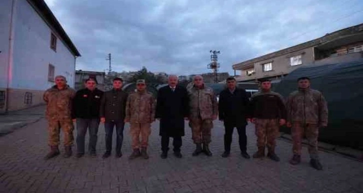 Fadıloğlu, iftar öncesi atalar sakinleriyle bir araya geldi