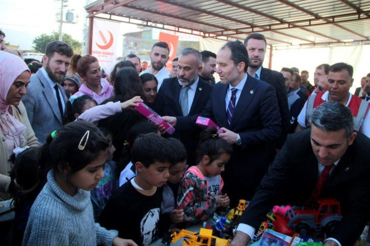 Fatih Erbakan, Hatay'da depremzedelerle bir araya geldi