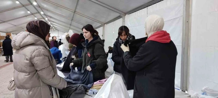 Fatih’te deprem bölgelerine yardım seferberliği
