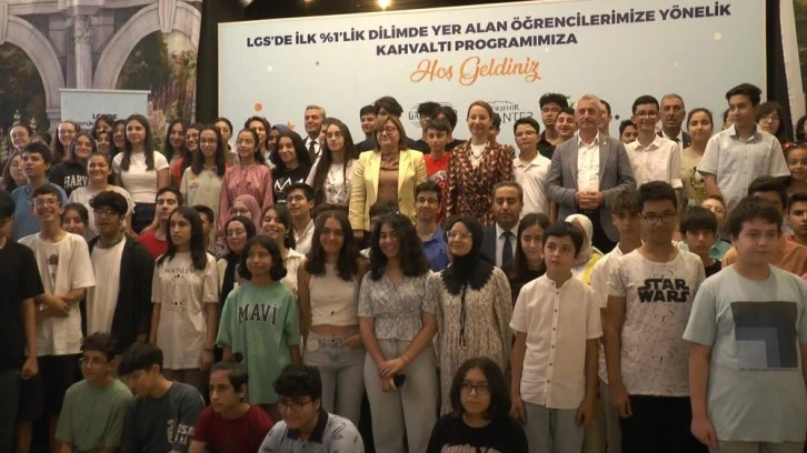 Fatma Şahin LGS’ de dereceye giren öğrencilerle buluştu