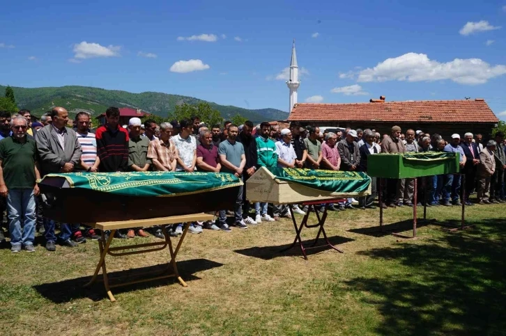 Feci kazada hayatını kaybeden şehit yakınları son yolculuğuna uğurlandı
