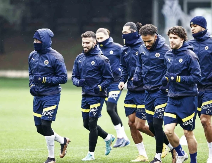 Fenerbahçe, Adana Demirspor maçı hazırlıklarını tamamladı
