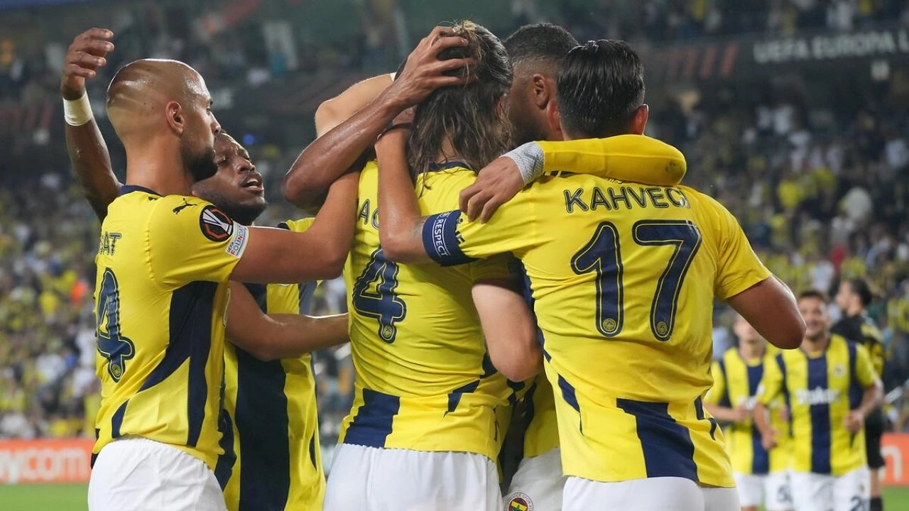 Fenerbahçe'de Manchester United maçı öncesi büyük sıkıntı!