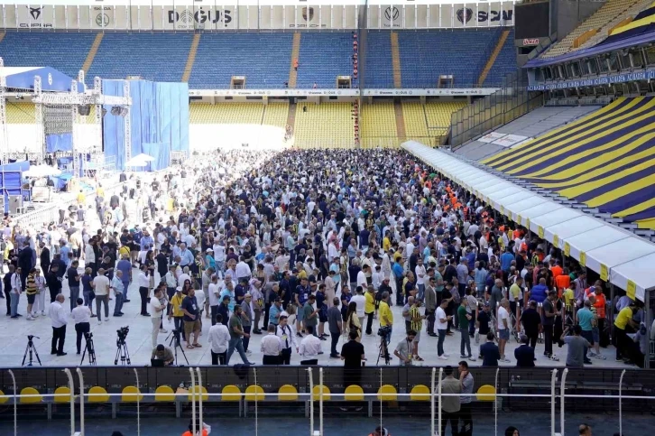 Fenerbahçe’de oy kullanma işlemi başladı
