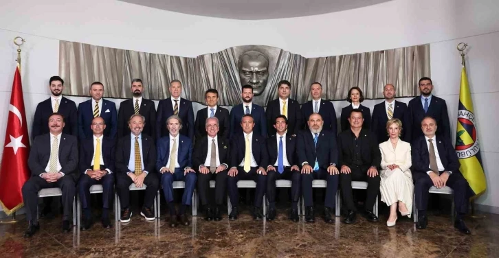 Fenerbahçe’de yeni yönetim mazbatalarını aldı
