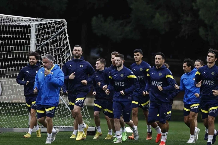 Fenerbahçe, Medipol Başakşehir maçı hazırlıklarını sürdürdü
