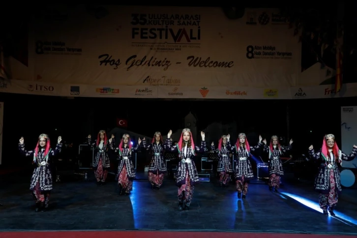 Festival coşkuyla devam ediyor
