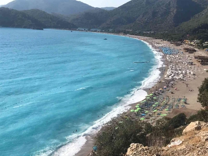 Fethiye’de denizin rengi turkuaza döndü
