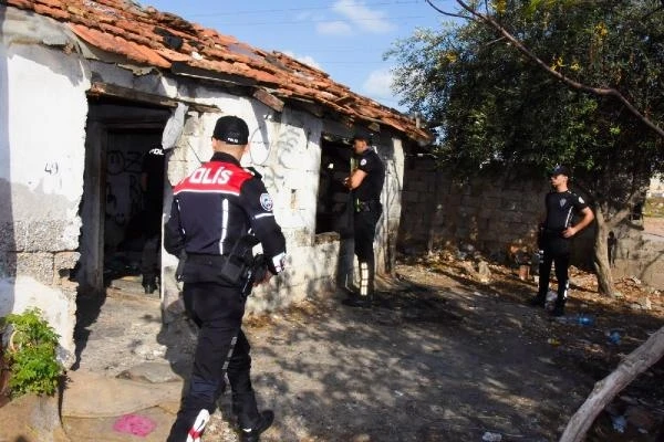 Firari ve aranan 54 kişi polise yakalandı