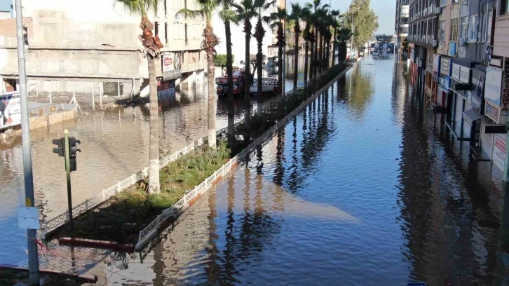 Fırtınanın etkisini yitirdiği İskenderun, Venedik’e döndü
