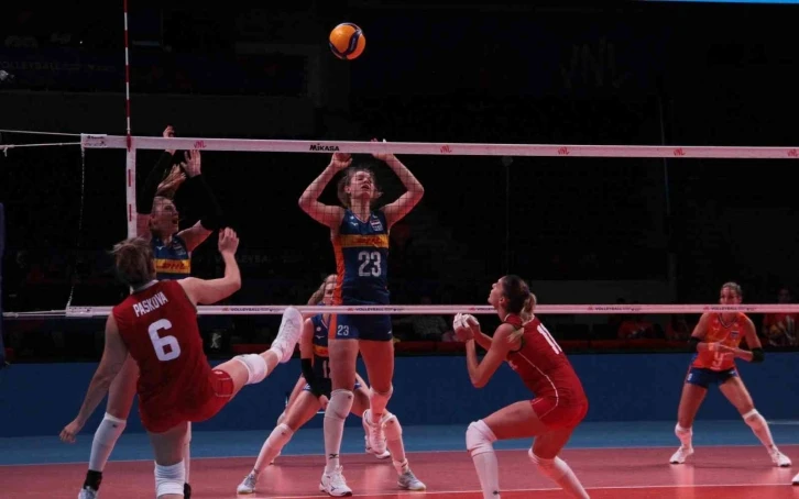 FIVB Milletler Ligi: Bulgaristan: 3 - Hollanda: 2
