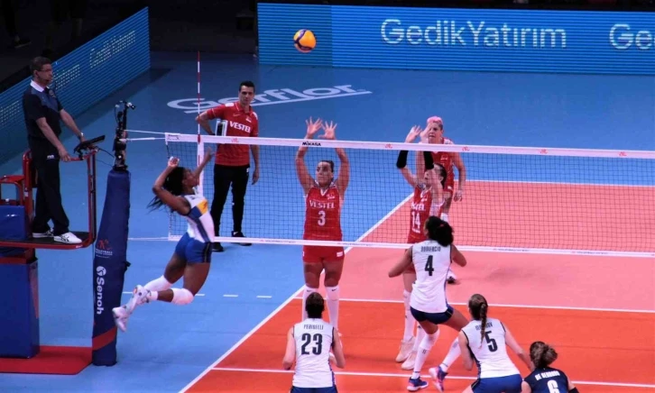 FIVB Milletler Ligi: Türkiye: 3 - İtalya: 0
